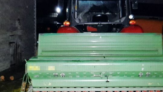 Dramat na polu. Siewnik wkręcił rękę rolnikowi