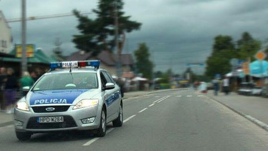 Dramatyczne sceny pod lokalem w Okunince. Po sprzeczce wsiadł w samochód i wjechał w człowieka