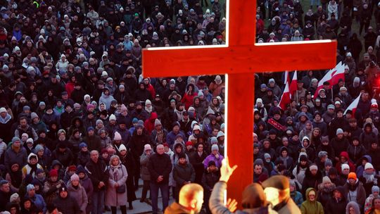 Droga krzyżowa na Majdanku. Tłumy wiernych modliły się o pokój