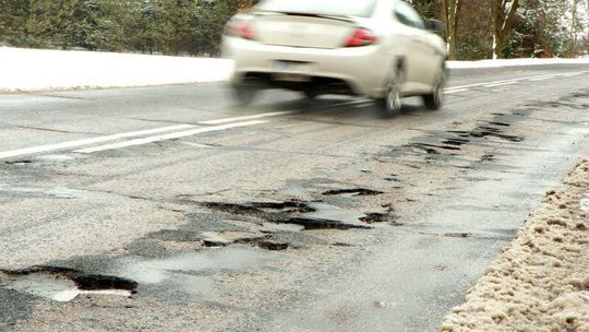 Droga nr 801 to same dziury i koleiny