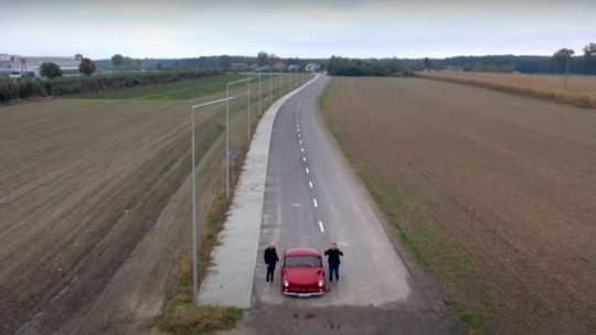 Droga w szczerym polu. Autorzy "Absurdów drogowych": Radzyńska ul. Przemysłowa jak Route 66