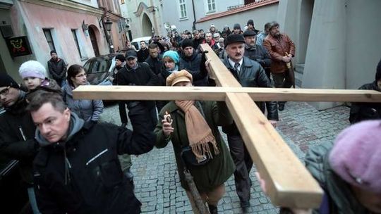 Drogi Krzyżowe przeszły ulicami Lublina. Już wkrótce Diecezjalne Dni Młodych