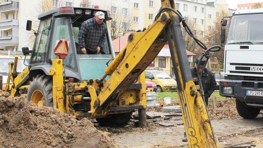Drogowcy już kopią. Osiedle Niwa w Puławach czeka na wyjazd