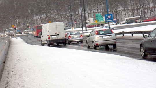 Drogowcy nie zamkną al. Warszawskiej: \"Nie ma sensu zimą\"