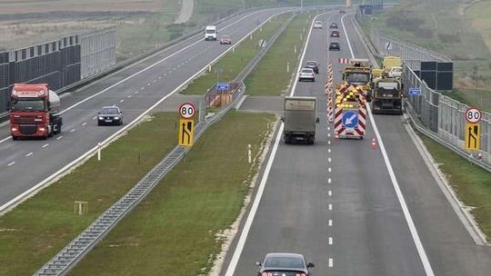 Drogowcy zaczęli poprawiać S17. Usuną m.in. zagłębienie w jezdni