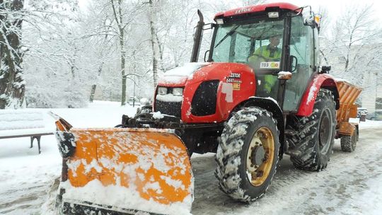 Drogowcy zaskoczyli zimę. Szukają firm do odśnieżania
