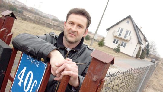 Drogowcy zostawili jeden dom przy obwodnicy. Nie da się w nim żyć