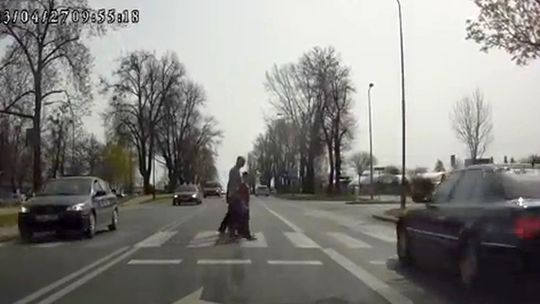 Drogowe podsumowanie roku: jazda pod prąd, wyprzedzanie w niedozwolonych miejscach (wideo)