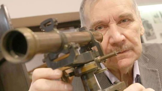 Drogowskazy starsze niż drogi w Muzeum Techniki Drogowej i Mostowej