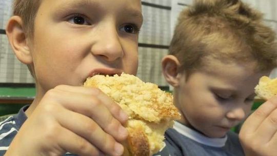 Drożdżówka wraca do szkół. Ma być zdrowa. Piekarnie zapłacą za przepis