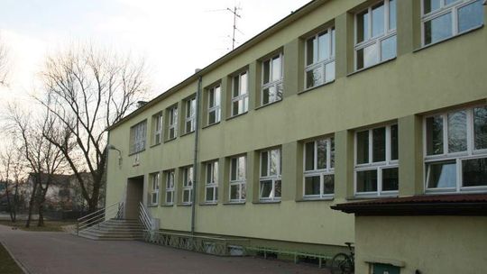 Drożej za rozbudowę szkoły w Górze Puławskiej