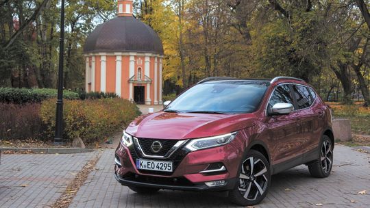 Druga generacja Nissana Qashqai. Szybki SUV z małym silnikiem