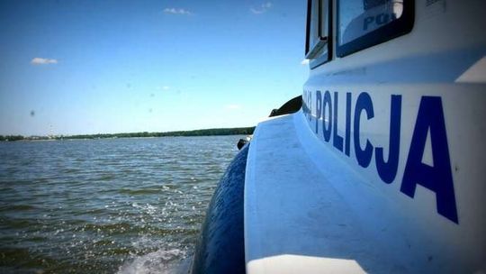Dryfująca łódka i akcja ratunkowa nad zalewem. Poszukiwany był w domu