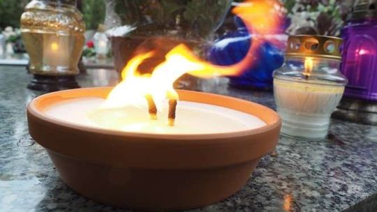 Dusze rzewnie zapłakały. Zgromadzenie śpiewacze na cmentarzu przy ul. Lipowej