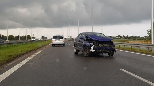 Duże korki na obwodnicy Lublina. Auto uderzyło w bariery