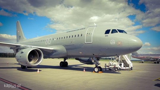 Duży ruch na lotnisku w Lublinie. Takimi samolotami premierzy dotarli na spotkanie Grupy Wyszehradzkiej