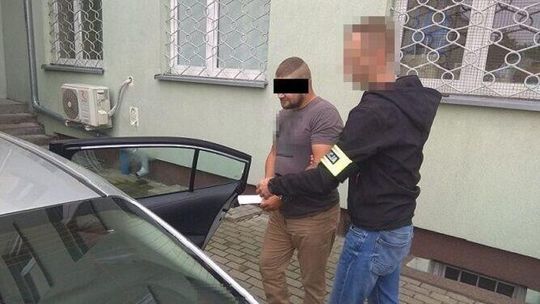 Dwa lata ukrywania się poszło na marne. Ta historia kończy się na strychu