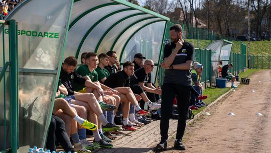 Dwa niecodzienne „swojaki”, kilka zwrotów akcji i porażka Chełmianki z Siarką