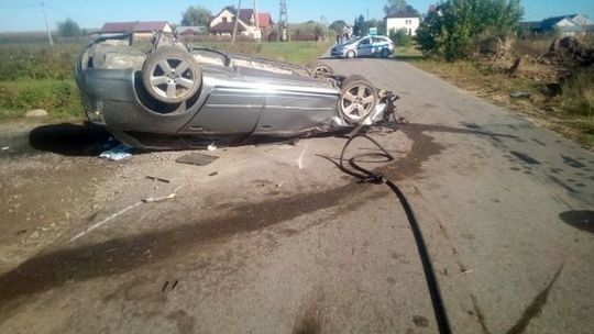 Dwa promile i dachowanie. 21-latek szalał audi