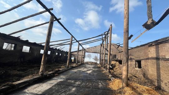 Dwanaście godzin walki i popiół z nadziei. Zawadówka jednoczy się po wielkim pożarze