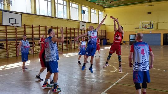 Dwie drużyny na czele rozgrywek Pod Koszami Dziennika Wschodniego