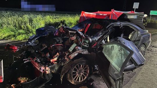 Dwie osoby zginęły po zderzeniu z szambiarką 