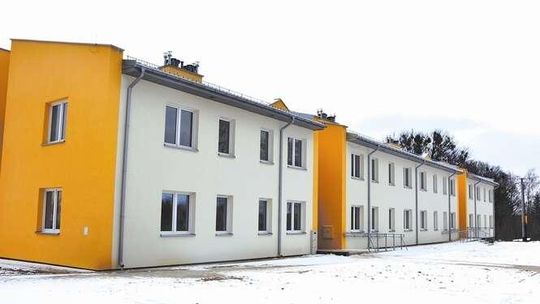 Dwór do remontu, budynek socjalny do zasiedlenia