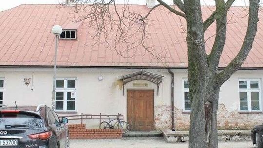 Dworek był zabytkiem. Ale go zburzą, bo „zatracił swój historyczny charakter”