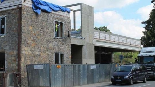 Dworzec kolejowy w Puławach nabiera kształtów