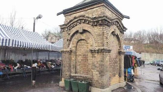 Dworzec PKS w Lublinie. Zabytkowa studnia zostanie wyremontowana