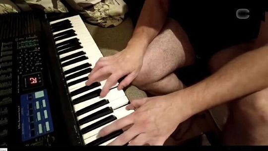 Dwuznaczne propozycje i półnagie zdjęcia. Organista przesłuchany przez prokuratora 