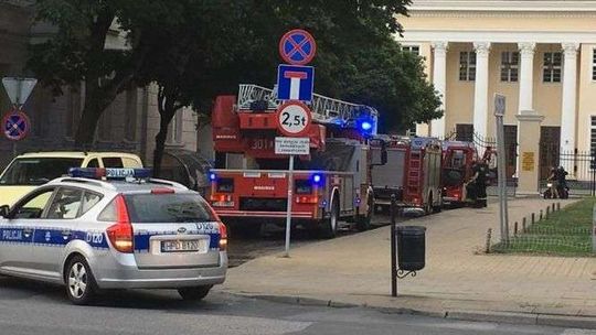 Dym w budynku. Interweniowali strażacy