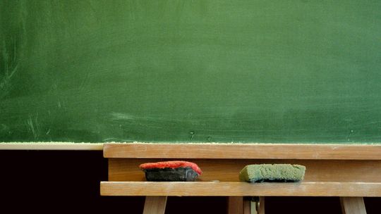 Dyrektorka SP w Brzeźnicy Bychawskiej do kontroli. Po latach