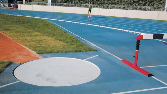 Dyscyplina dodatkowa: Kulą w rów. Czy stadion lekkoatletyczny jest gotowy na mistrzostwa?