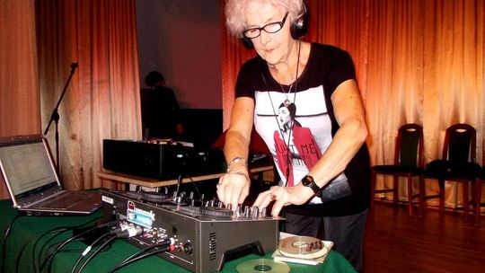 Dyskoteka z najstarszą didżejką w Polsce 