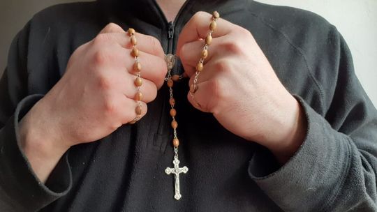 Dyspensa dla wiernych. Biskup siedlecki: Módlmy się w domu