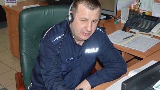 Dyżurny policji pomógł uratować dziecko. Przez telefon instruował jak reanimować 3-latka