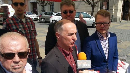 Działacze Platformy odwiedzą wyborców w domach