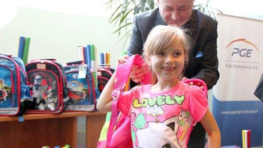 Dzieci dostały szkolne wyprawki