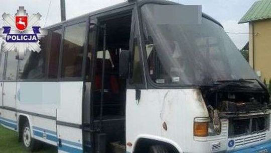 Dzieci jechały na wycieczkę do ZOO. Zapalił się bus, którym podróżowały