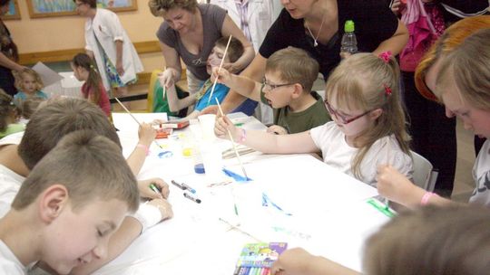 Dzieci malują dla dzieci