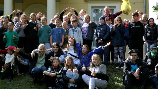 Dzieci wysprzątały Park Czartoryskich. Akcja "Eko-Park" 