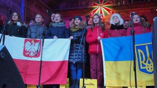 Dzieci z Ukrainy zaśpiewały kolędy w szopce [zdjęcia]
