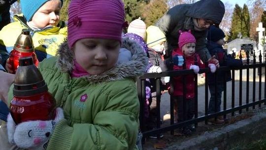 Dzieci ze żłobka pamiętają o poległych bohaterach