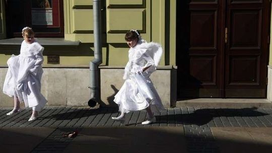 Dzieci znowu pójdą do komunii w drugiej klasie? Ksiądz: "Powinno zostać tak jak jest teraz"