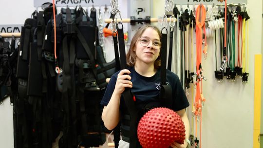 Dziecięca rehabilitacja z pomocą innowacyjnych urządzeń