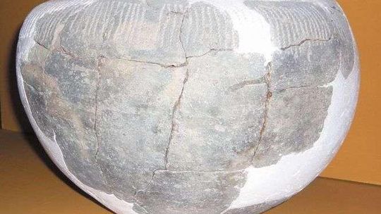 Dzieje Puław: Amfory kuliste w Parchatce