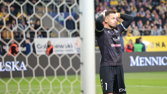 „Dzięki Kacprowi niejeden mecz wygraliśmy”. Bramkarz Motoru może liczyć na wsparcie kolegów po meczu z Legią