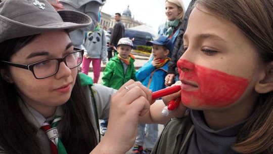Dzień Flagi w Lublinie: Patriotyczne pieśni i pokazy służb na pl. Litewskim (zdjęcia)