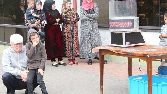 Dzień otwarty w ośrodku dla cudzoziemców pod Białą Podlaską. Kim są imigranci?